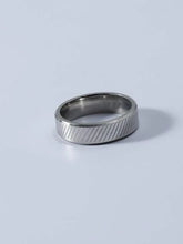 Load image into Gallery viewer, Men Striped Design Ring
